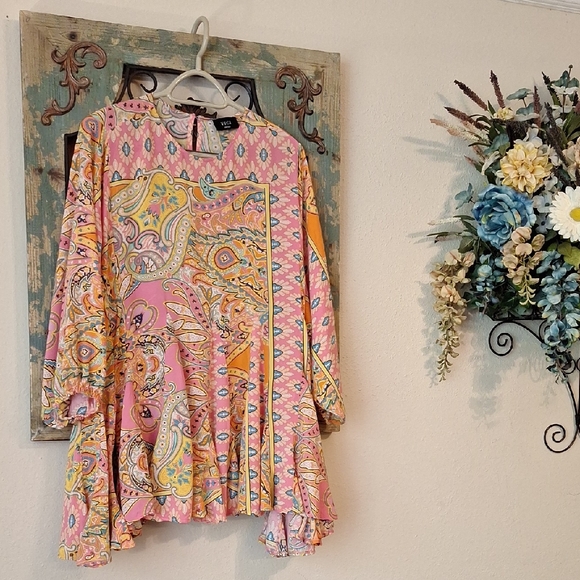Vici Dresses & Skirts - VICI Pink and Yellow Paisley Dress. Great Condition Size Small